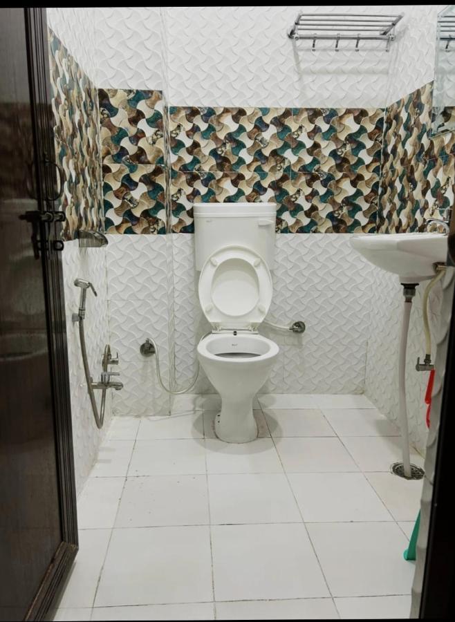 Lotus Paying Guest House فاراناسي المظهر الخارجي الصورة